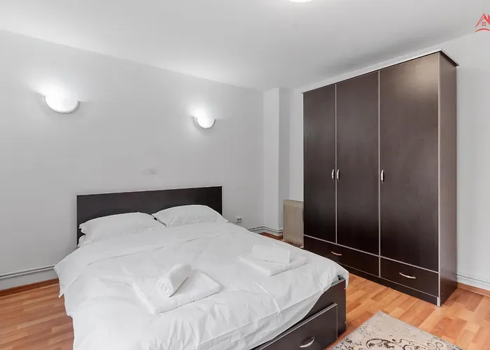 Grozavesti Up Floor Retreat