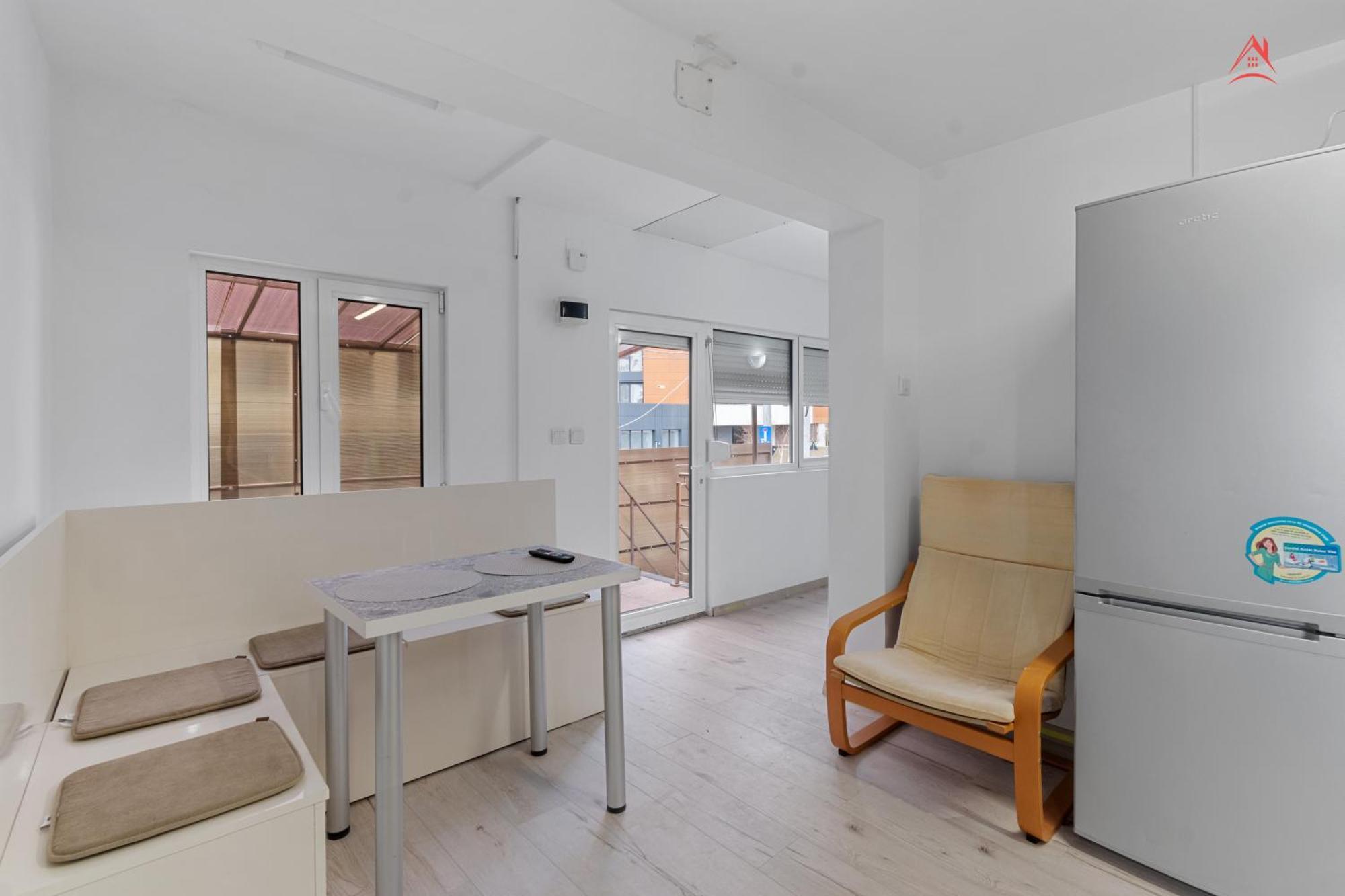 Grozavesti Up Floor Retreat *